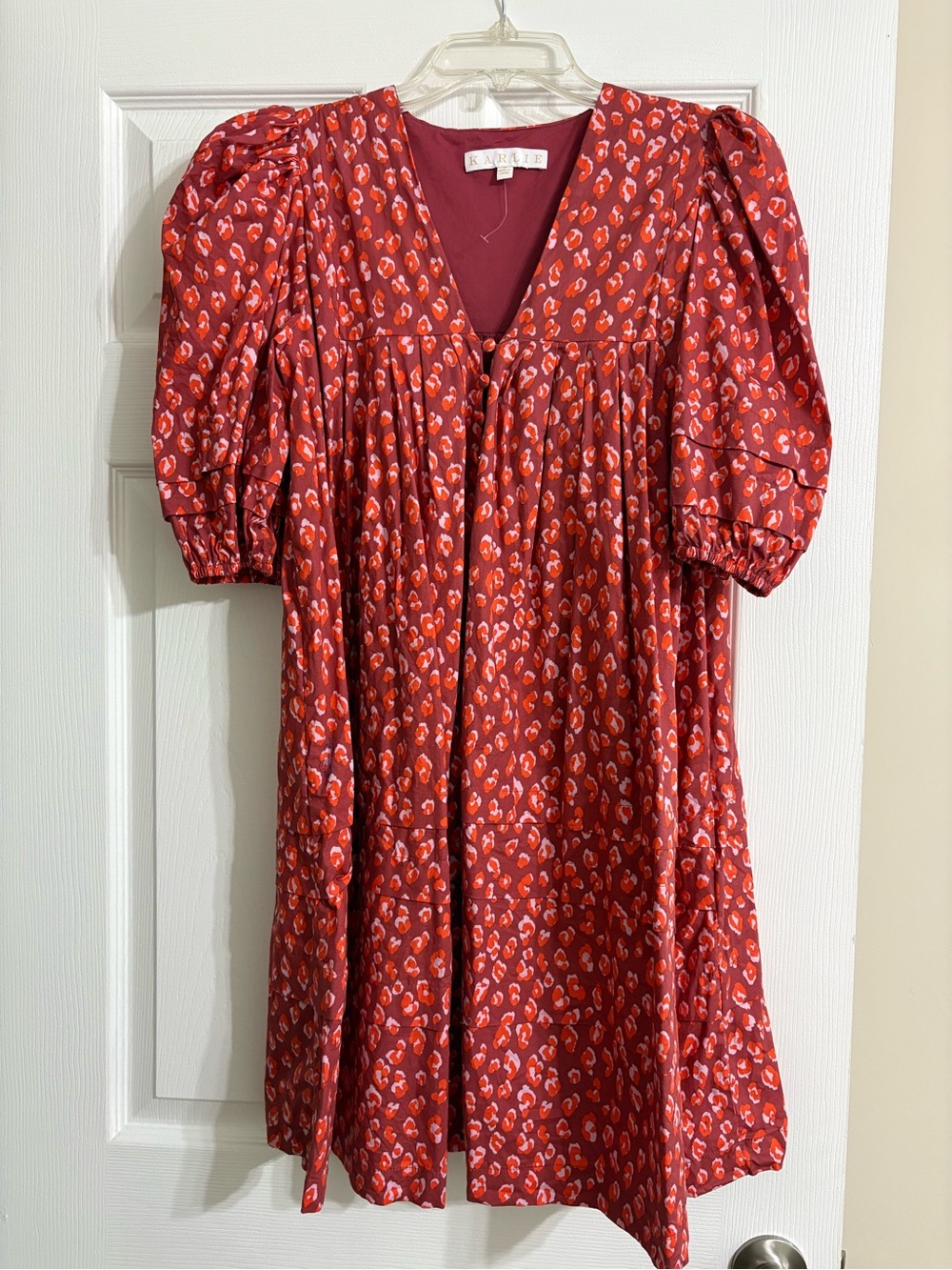 Karlie Red Patterned Puff-Sleeve V-Neck Dress Size medium